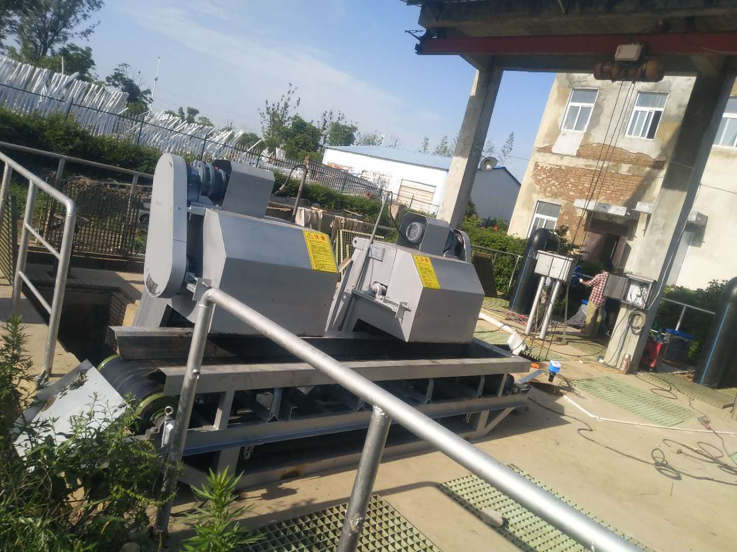 安徽滁州市污水提升泵站回转式格栅机及皮带输送机更换